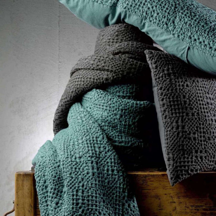 ΚΟΥΒΕΡΛΙ VIVARAISE TANA PRUSSE 240×260 100% COTTON