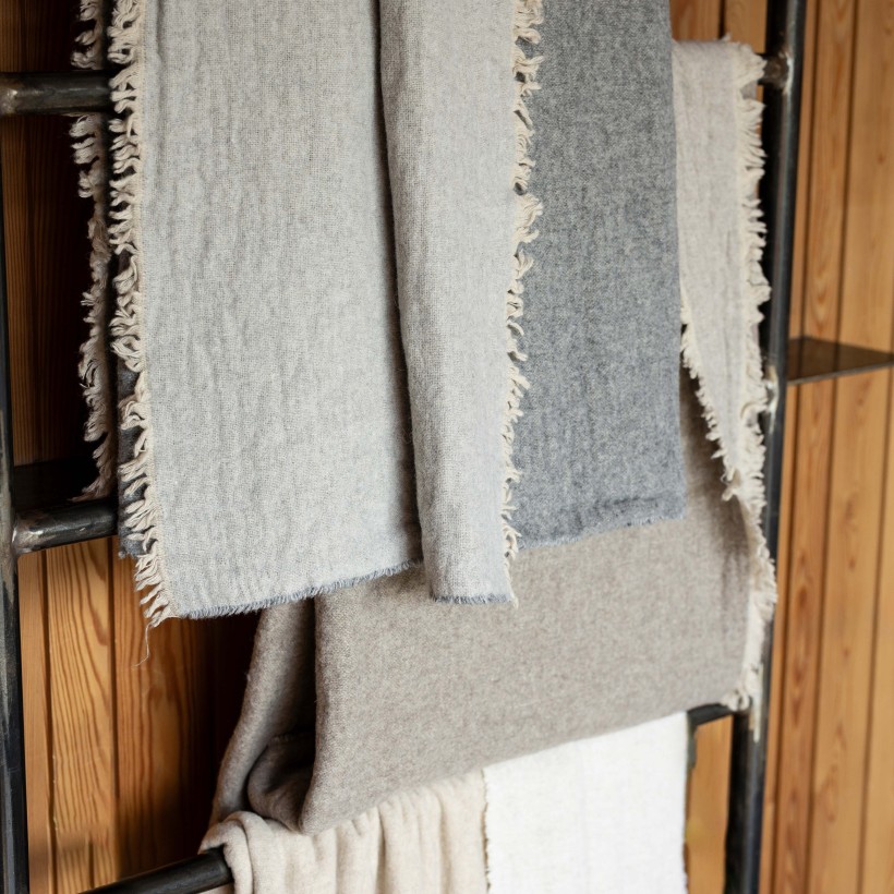 THROW VIVARAISE BRUNA PERLE 130X180 20%WOOL 50%ACRYLIC 30%POLYESTER